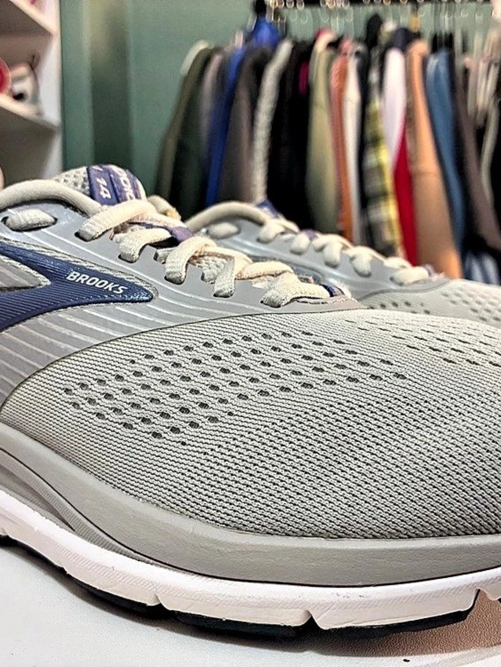 Brooks Addiction 14 Athletic Shoes Gray & Blue US 6.5 2E